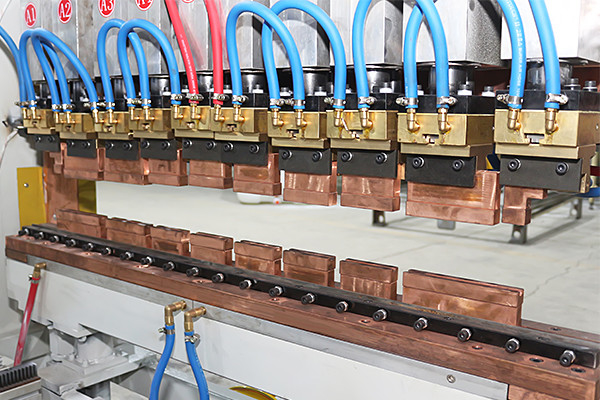 Schweißmaschine für Kühlschrank-Rack