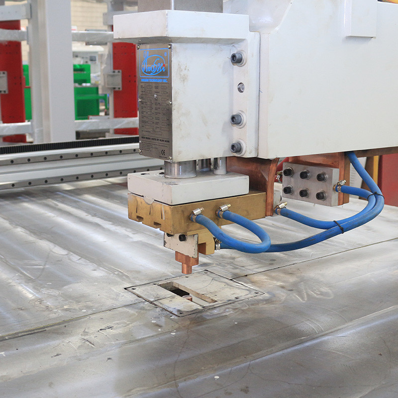 Neue Verstärkung Galvanisiertes Stahl Zaunmaschine Herstellung Schweißmaschine /automatische Schweißdrahtmaschine Fabrikpreis