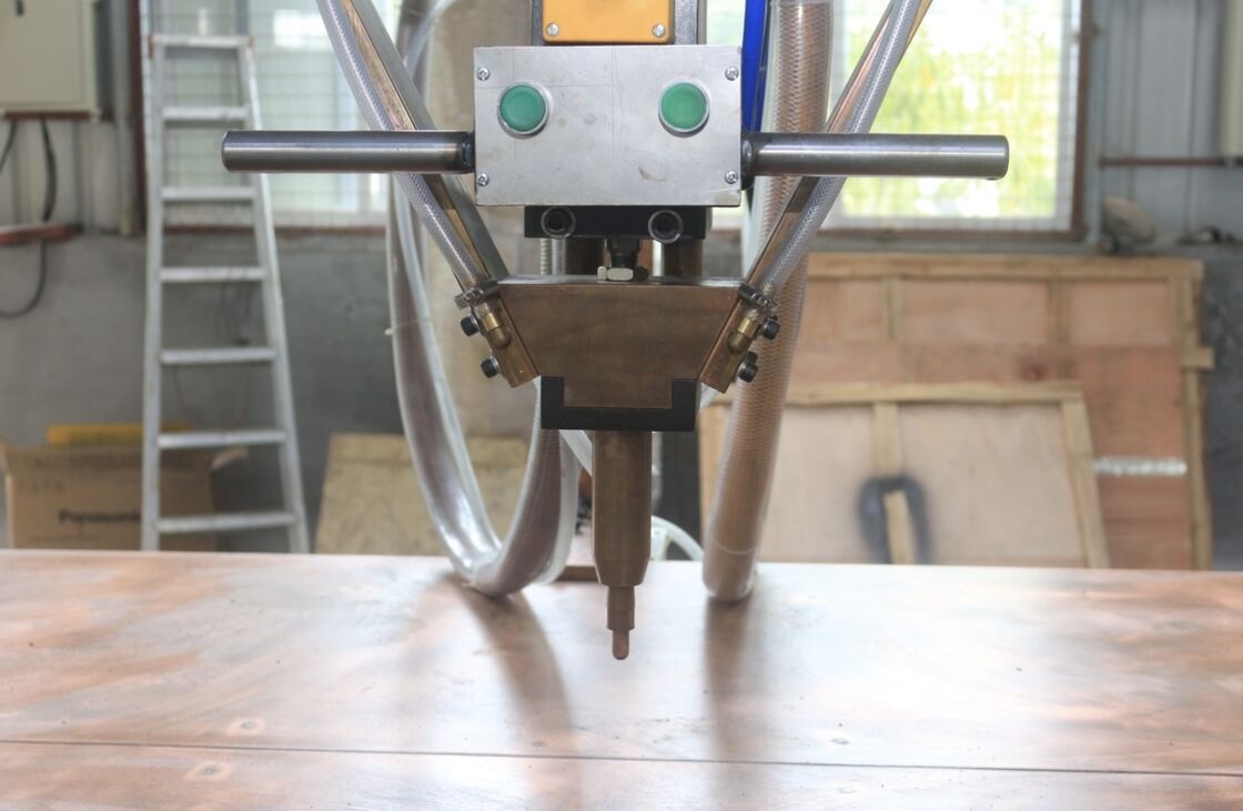 Maschine zum Schweißen an Tischstellen mit intelligenter Touchscreen-Steuerung für Präzisionsbiegen und 3,0+3,0 MM Schweißdicke