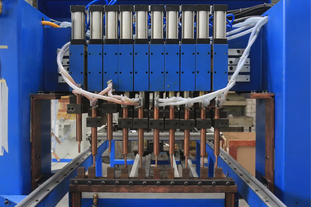 Hwashi neueste automatische Türblatt Metall Gantry Typ Inverter Schweißmaschine 1