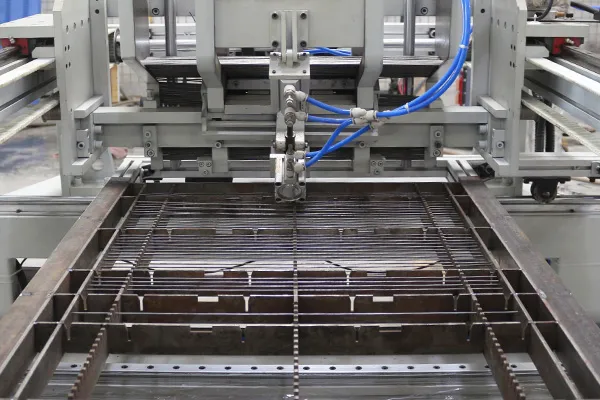 Hwashi Swinq BaseWire Frame Schweißmaschine Eisendrahtreihenschweißmaschine 3
